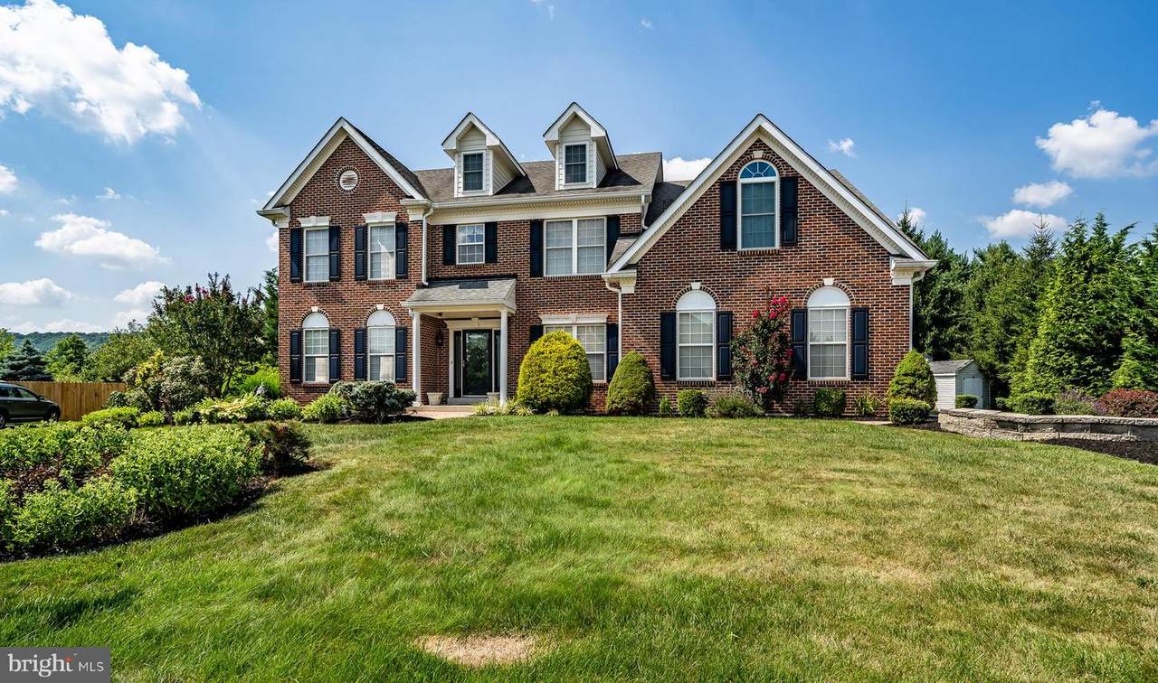 4 Avondale Circle - Photo 1