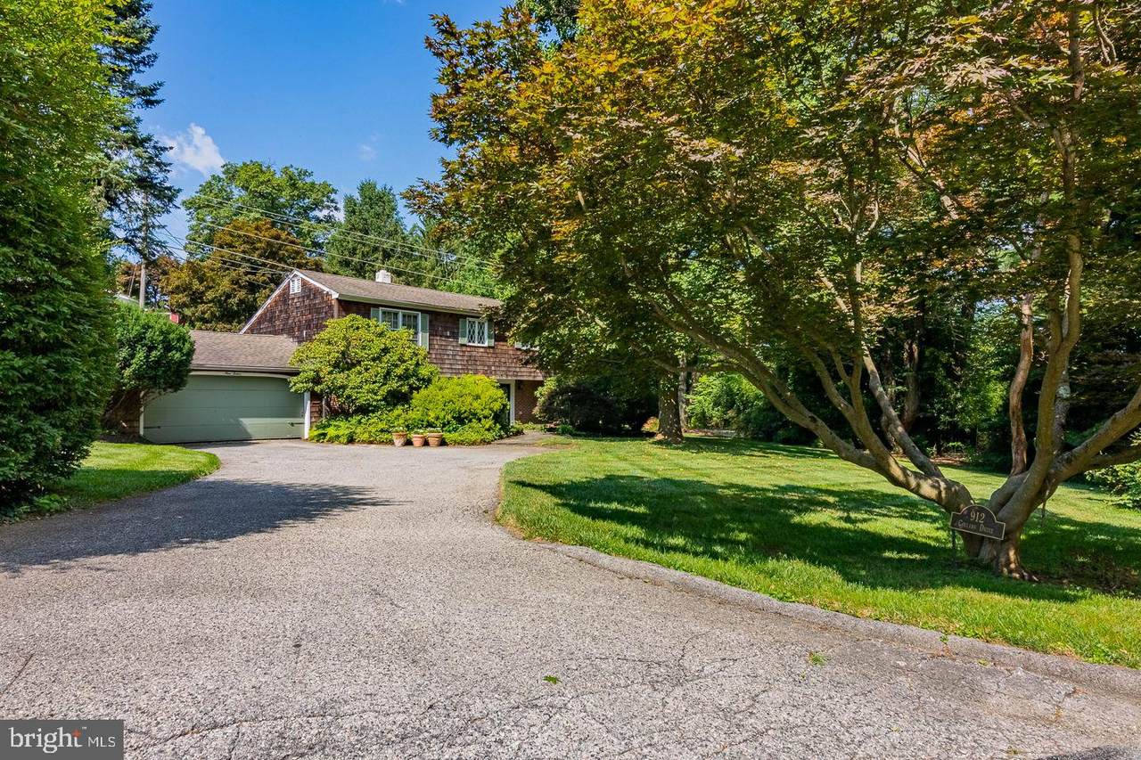 912 Collins Drive - Photo 1