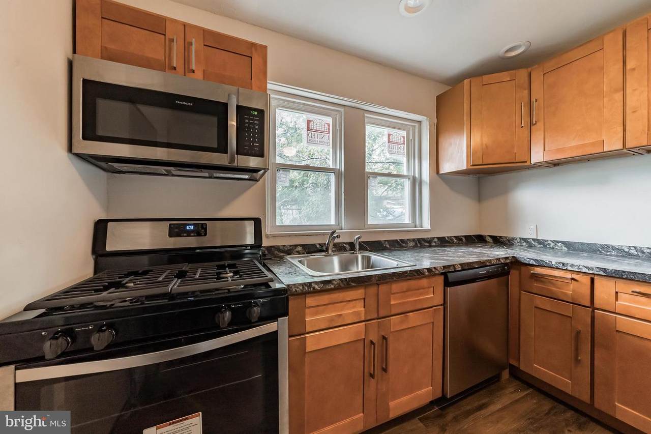 4816 Hutchinson Street - Photo 1