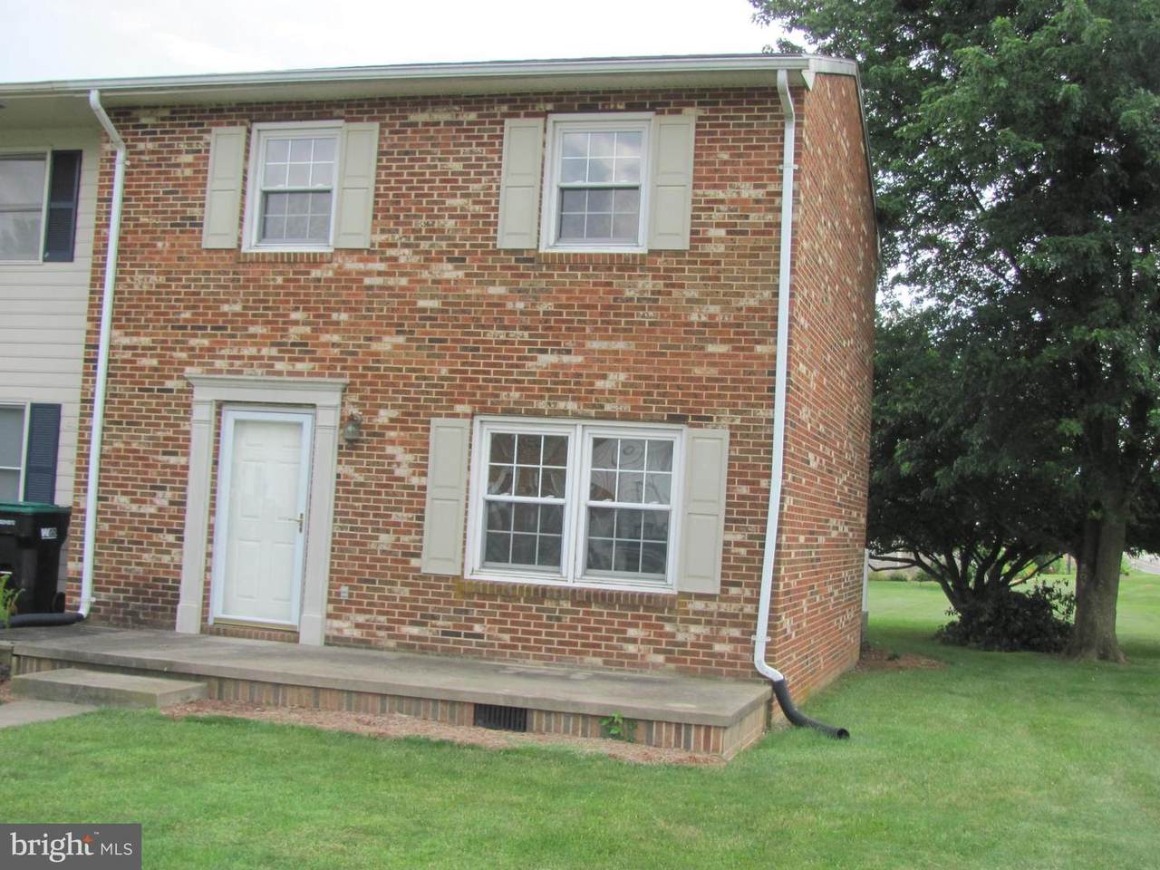 101 Century Village - Photo 1