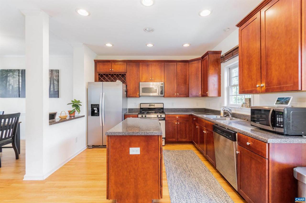 125 Burnet St - Photo 1