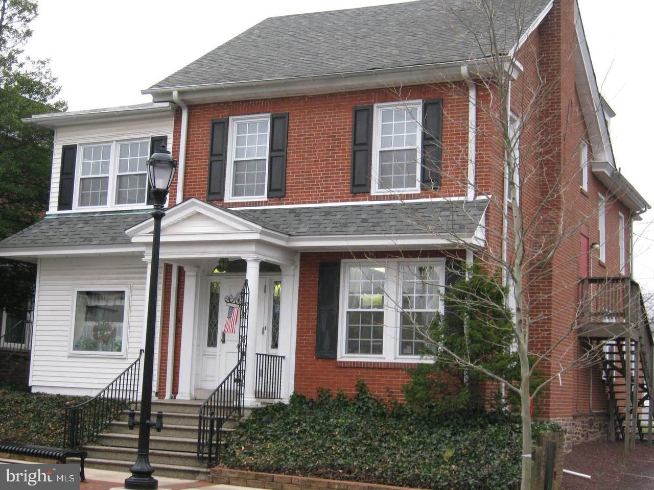418 Main Street - Photo 1