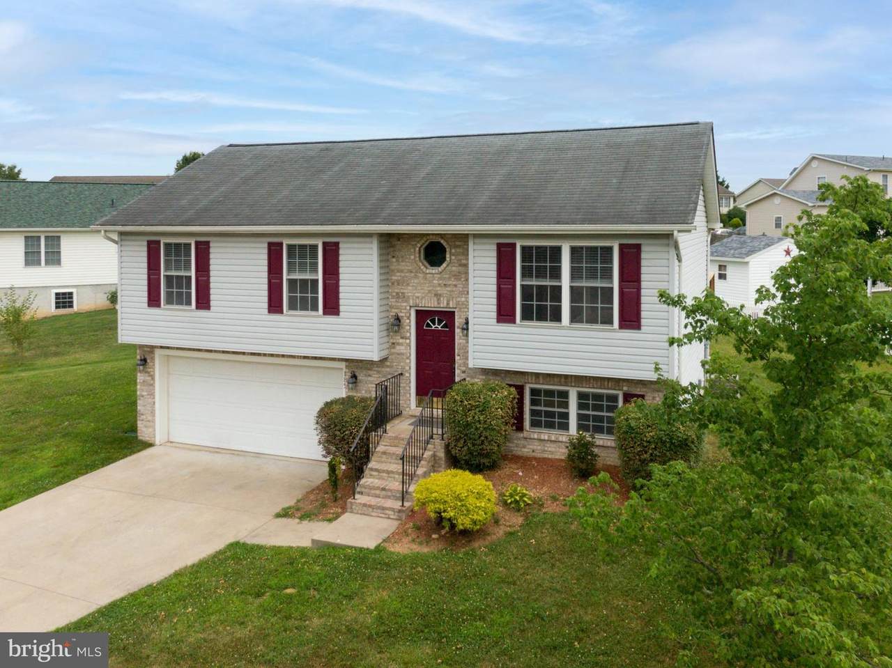 185 Ford Circle - Photo 1