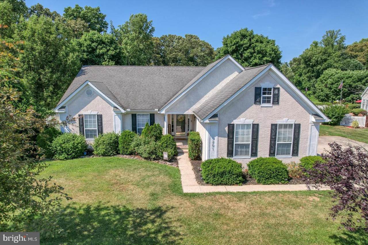 201 Homestead Drive - Photo 1