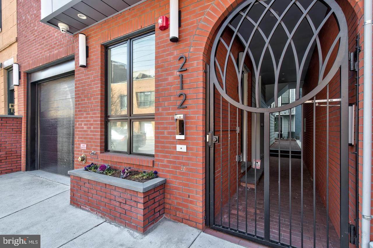 212 Bainbridge Street - Photo 1