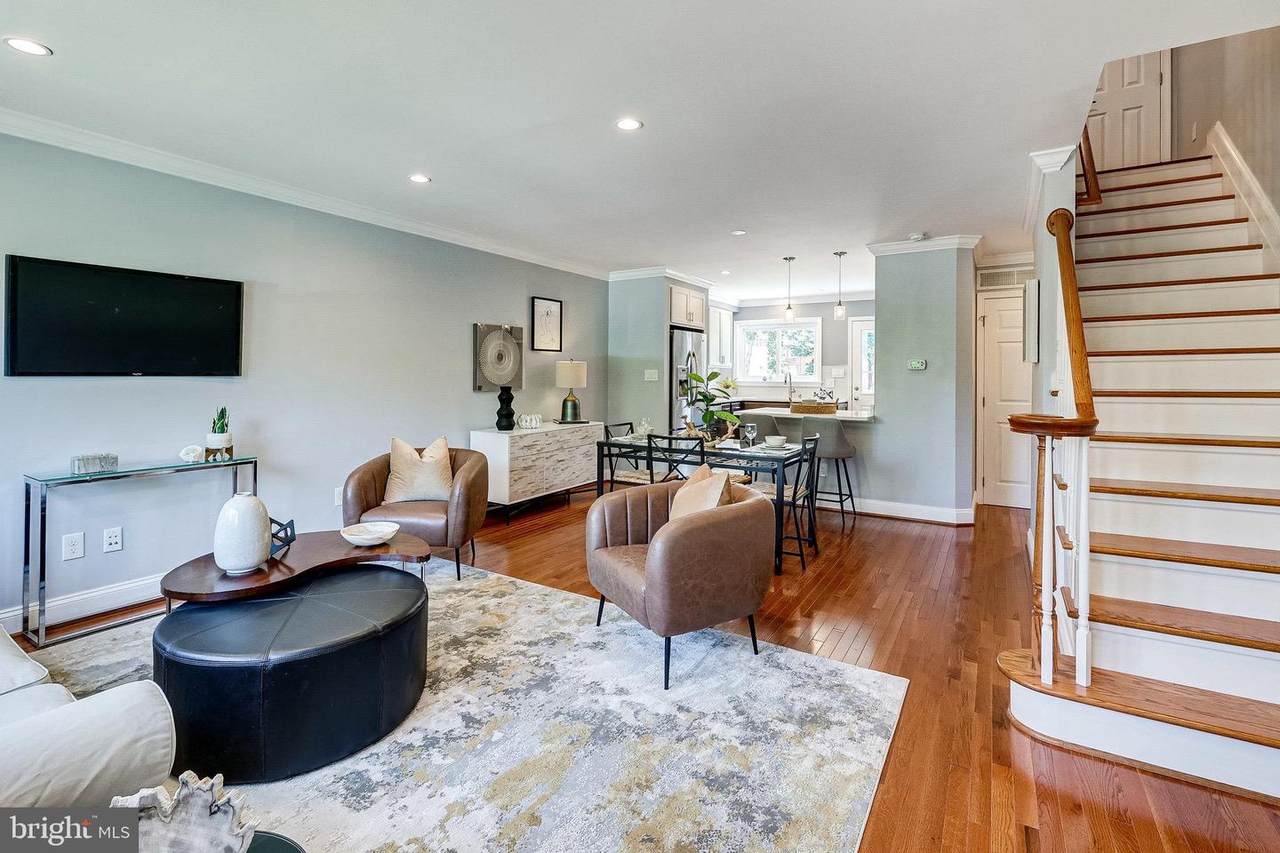 620 Payne Street - Photo 1