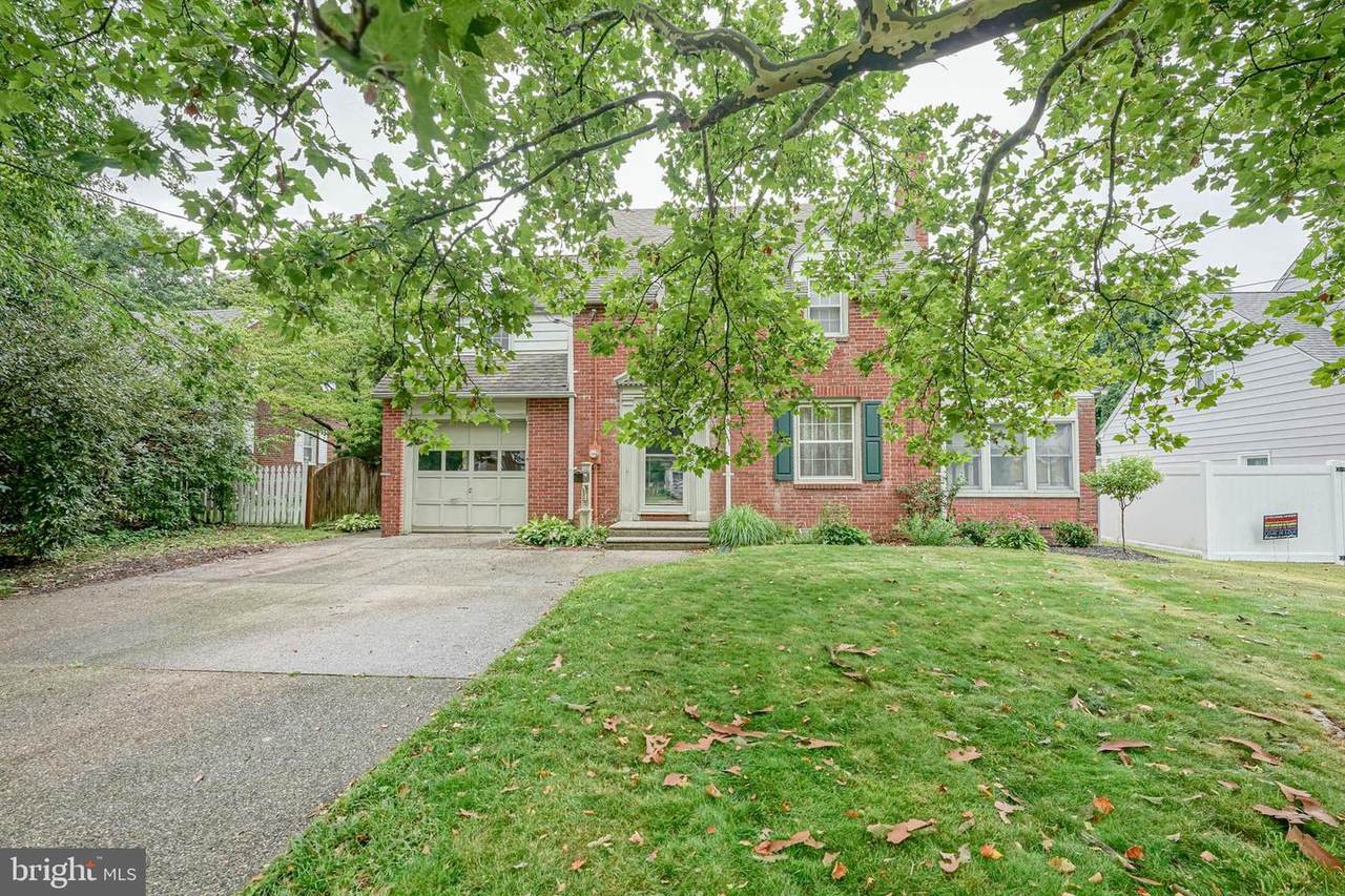 211 Fern Avenue - Photo 1