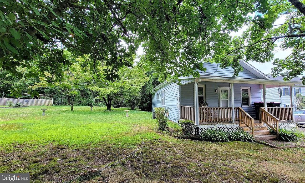 228 Crestview Avenue - Photo 1