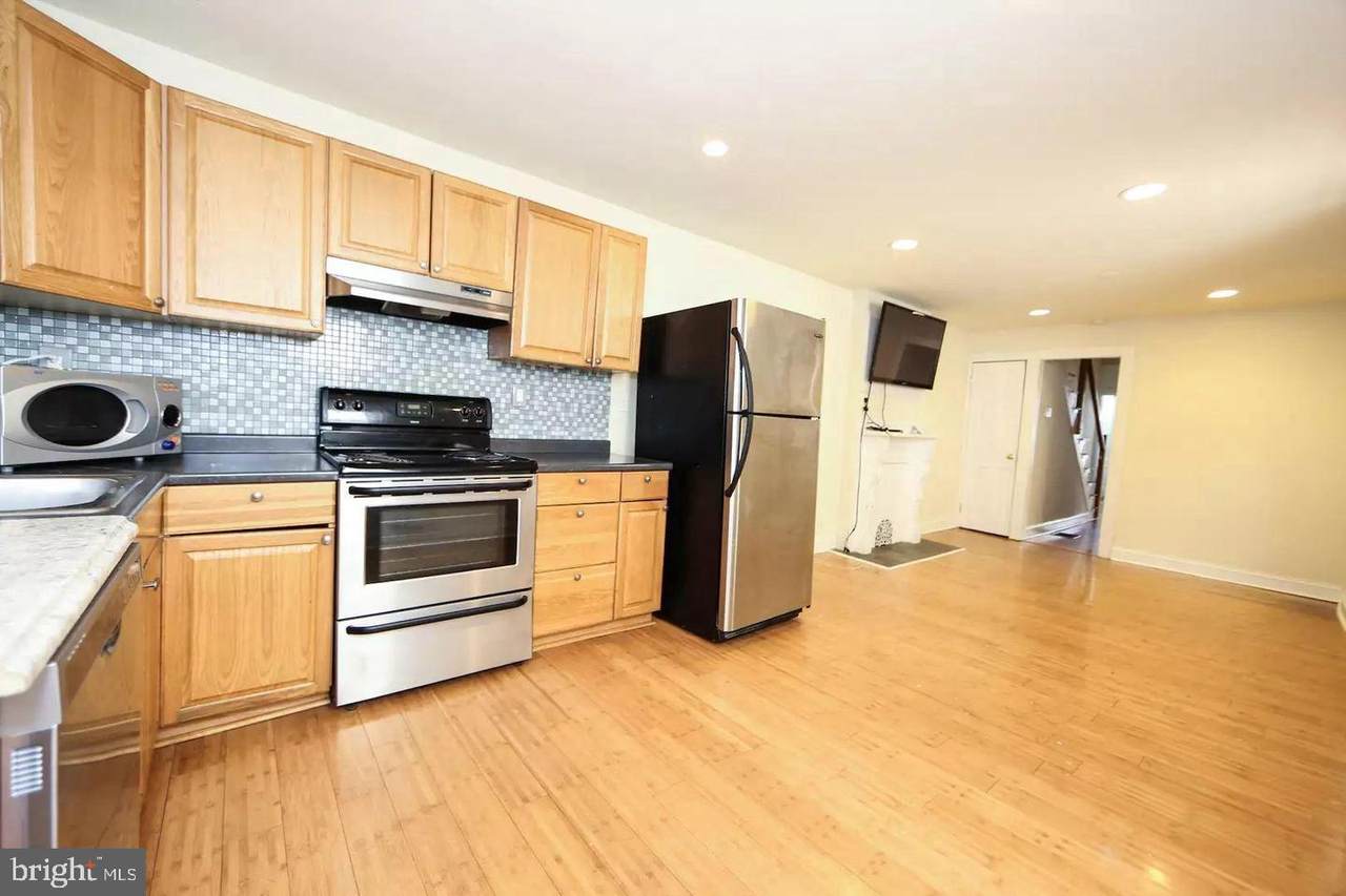 1721 Fontain Street - Photo 1