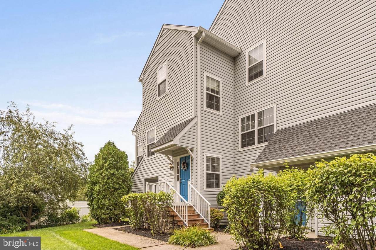 2404 Rabbit Run Road - Photo 1
