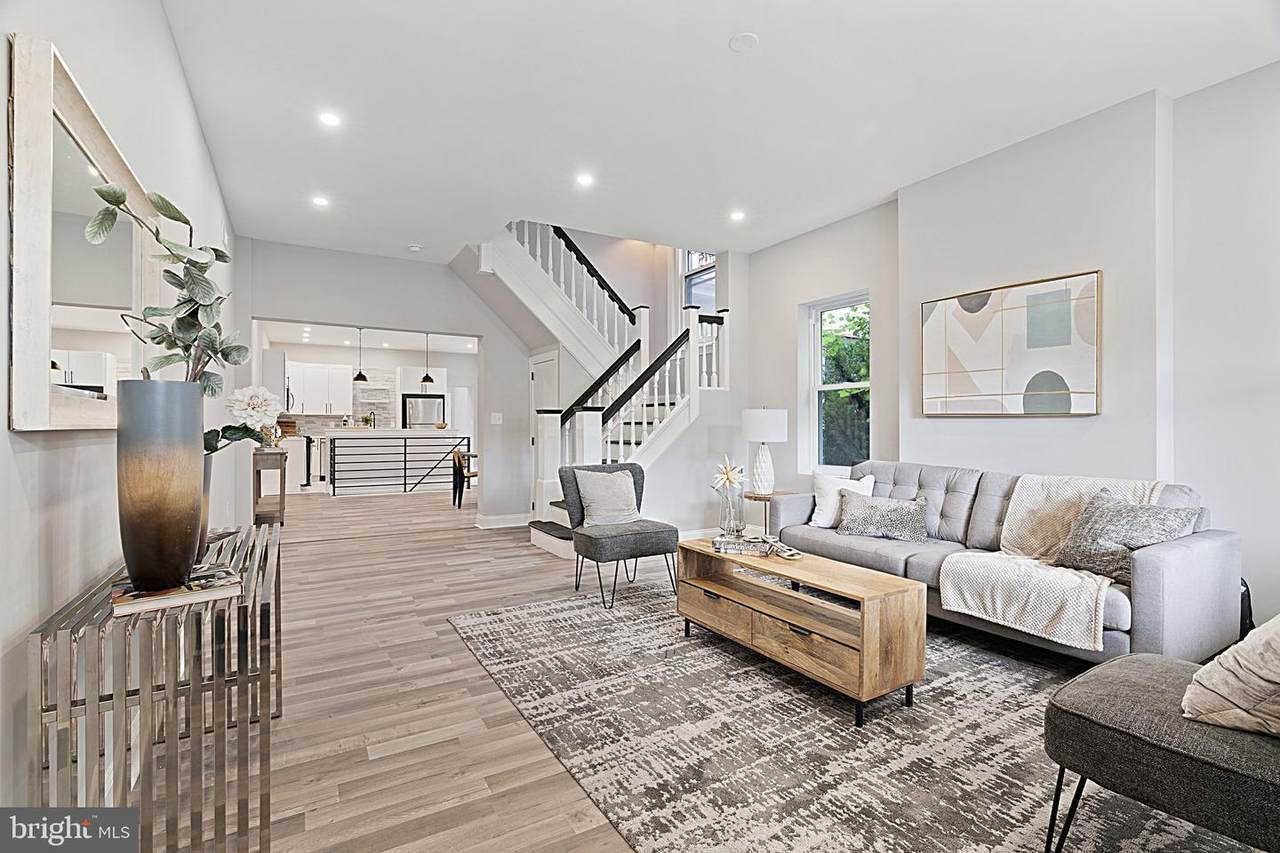 4611 Devereaux Street - Photo 1