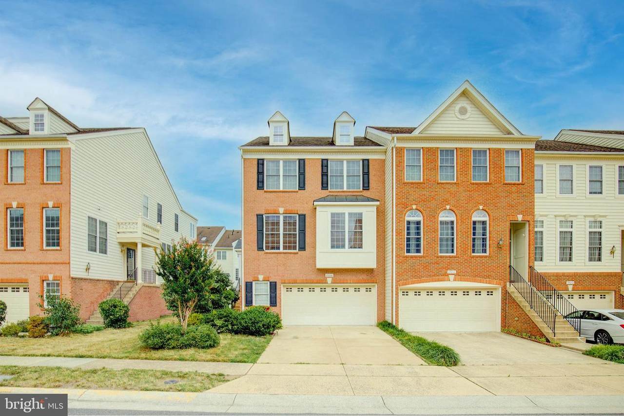 25208 Larks Terrace - Photo 1