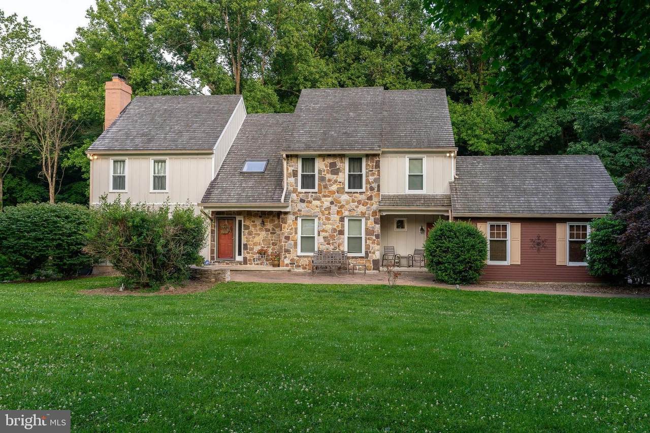 1074 Heartsease Drive - Photo 1