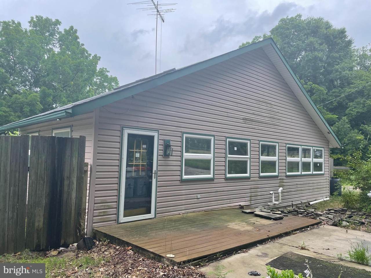 1453 Almond Road - Photo 1