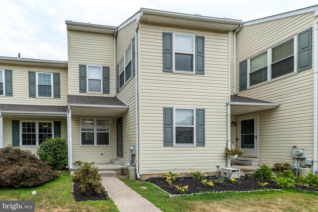 634 Yale Court - Photo 1