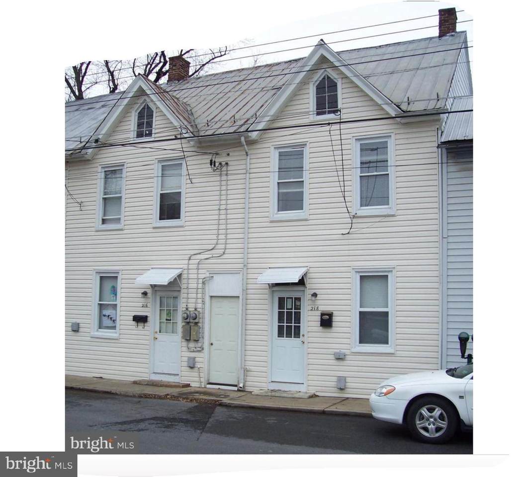 216, 218 College Street - Photo 1