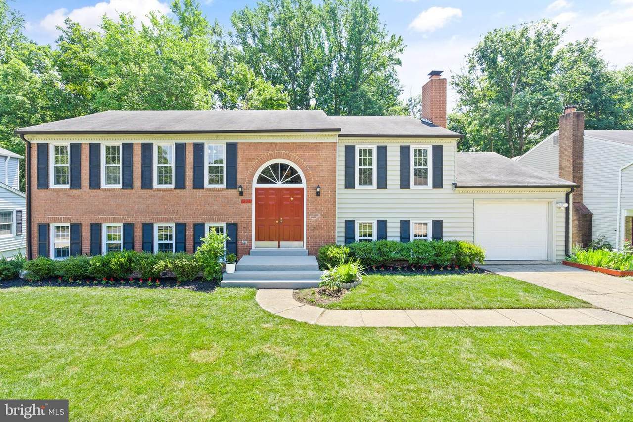 7921 Richfield Road - Photo 1