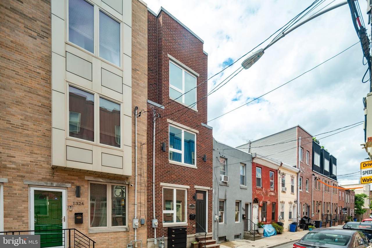 1322 Chadwick Street - Photo 1