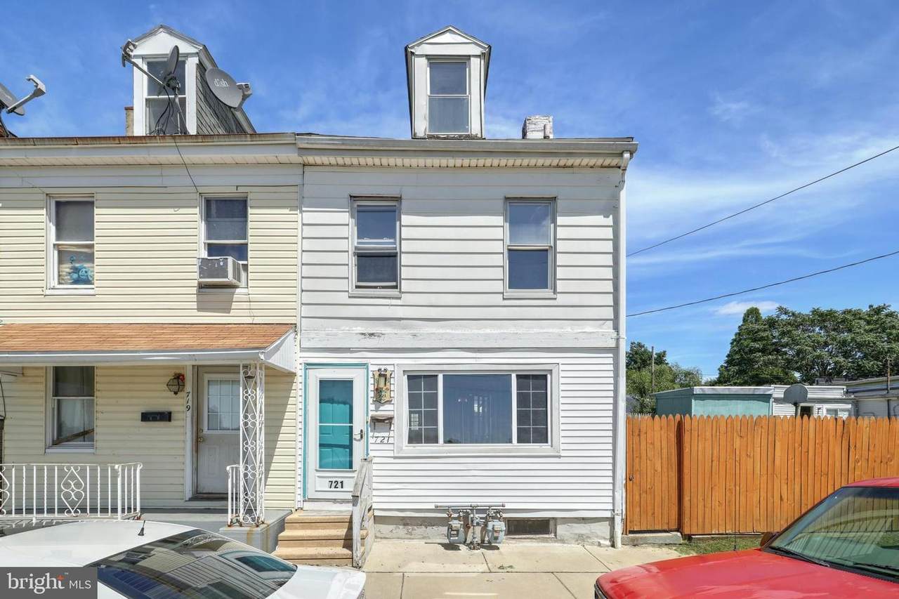 721 Vander Avenue - Photo 1