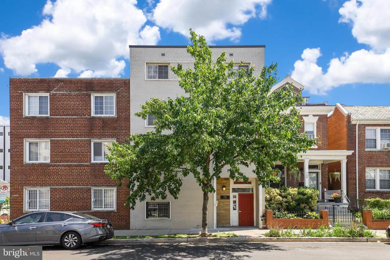718 Park Road - Photo 1