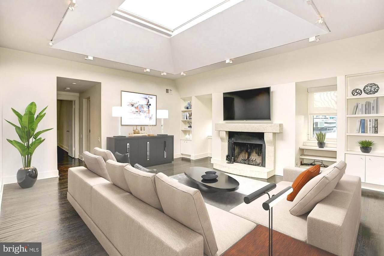 2107 S Street - Photo 1