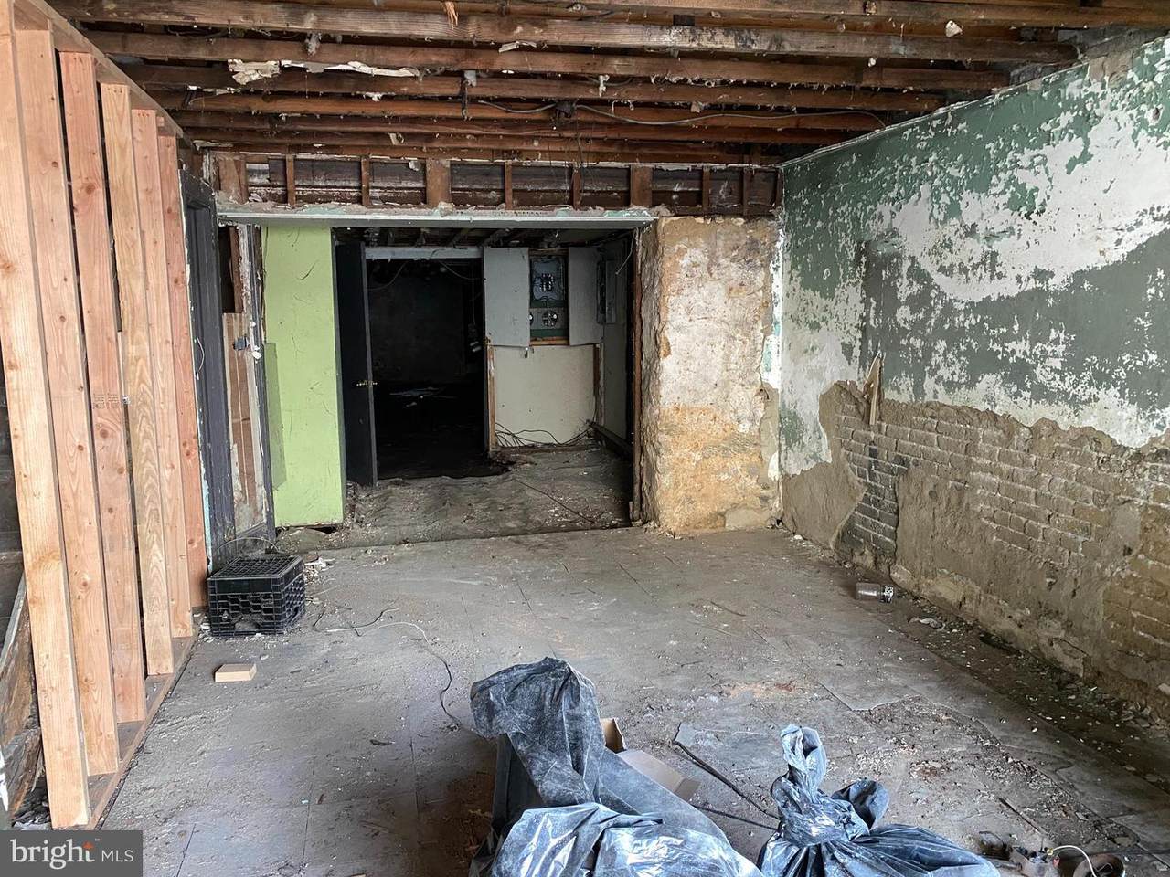6011 Lansdowne Avenue - Photo 1