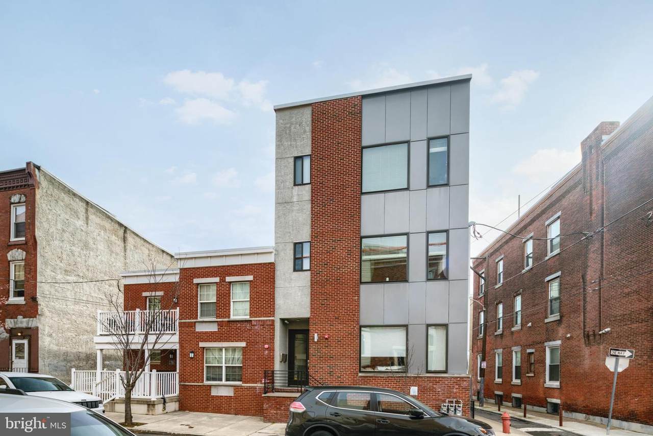 717 17TH Street - Photo 1