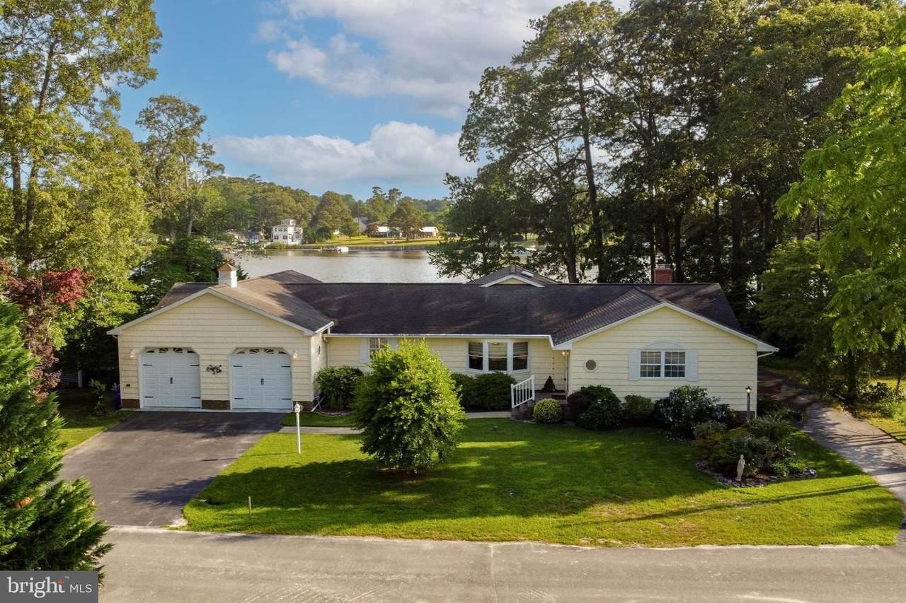 109 Pinewater Drive - Photo 1