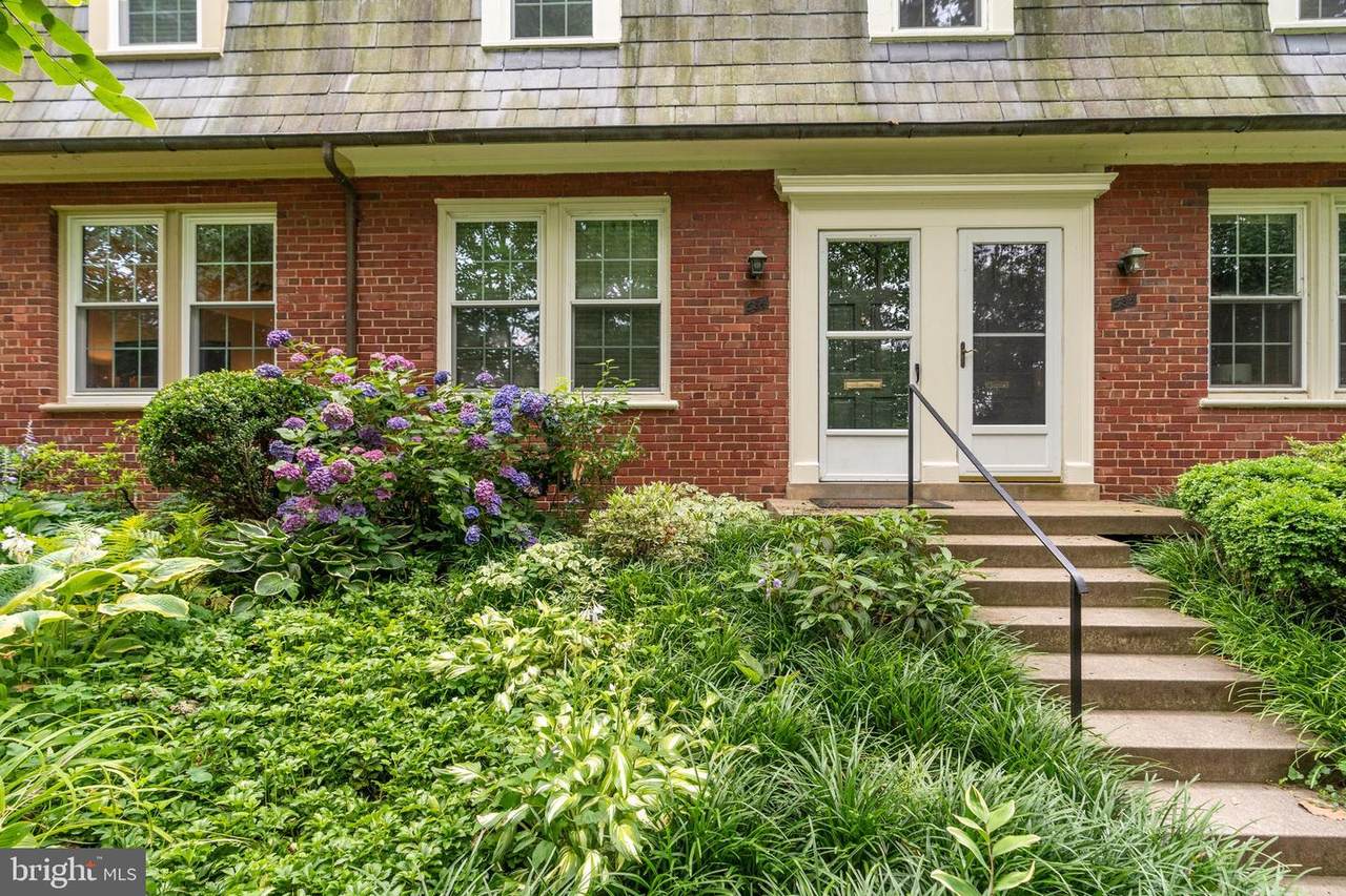 1500 Barton Street - Photo 1