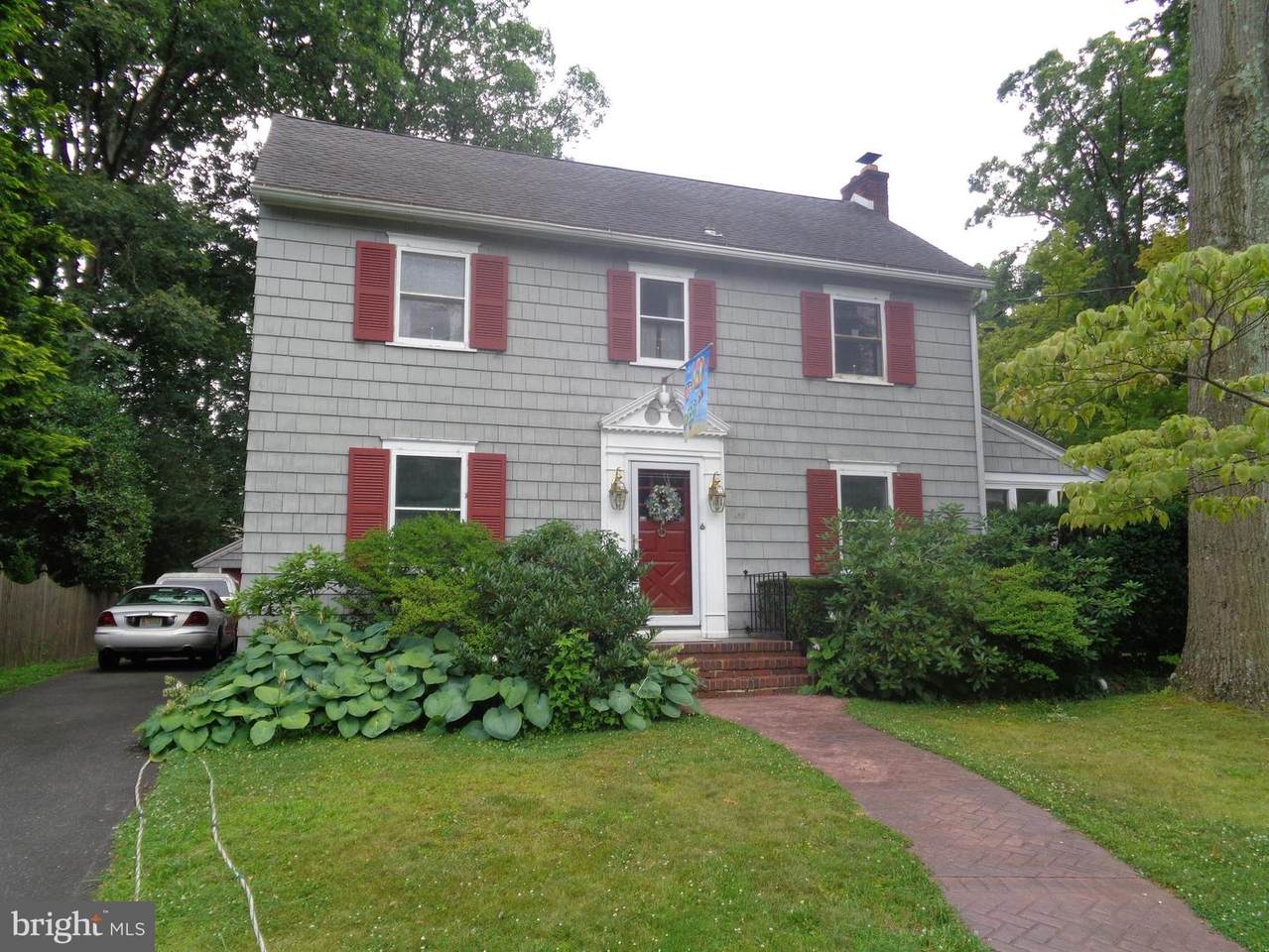 450 Elm Avenue - Photo 1