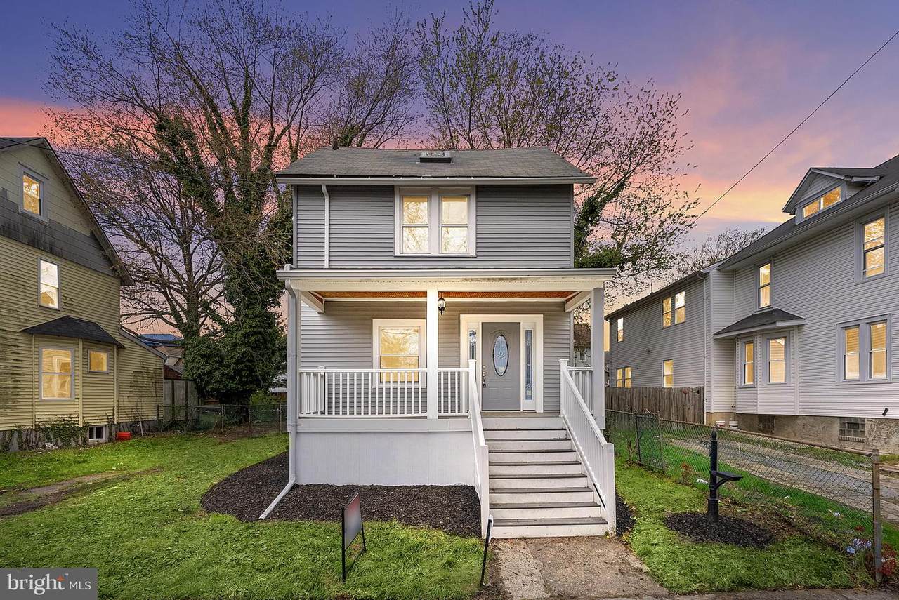 123 Evergreen Avenue - Photo 1