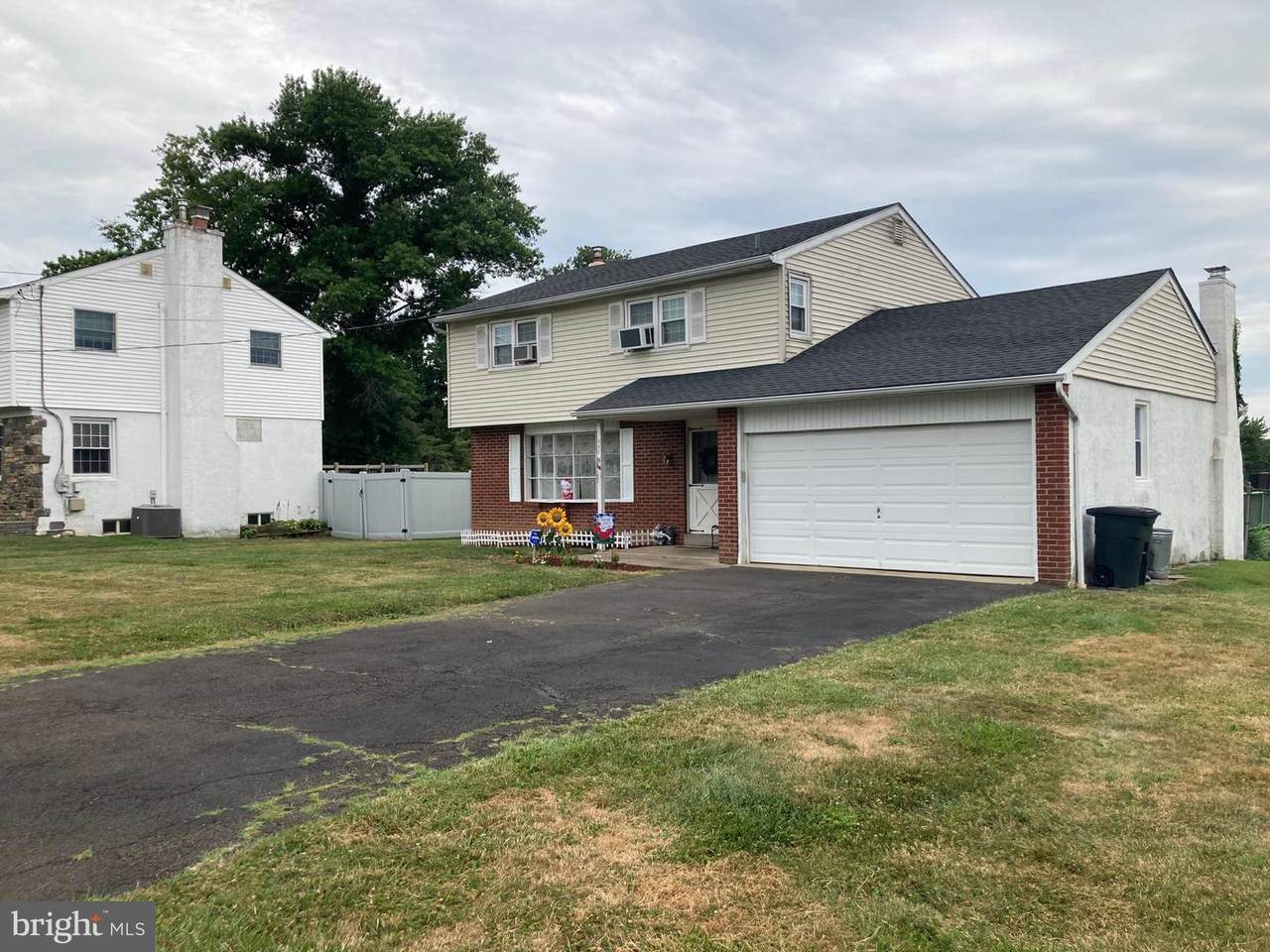 447 Rosewood Avenue - Photo 1