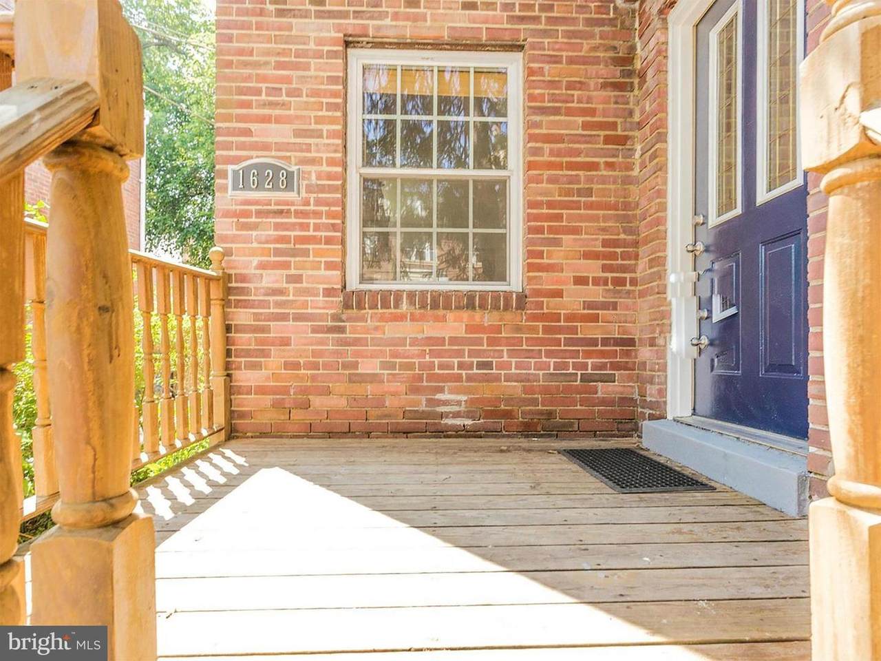 1628 Colonial Terrace - Photo 1