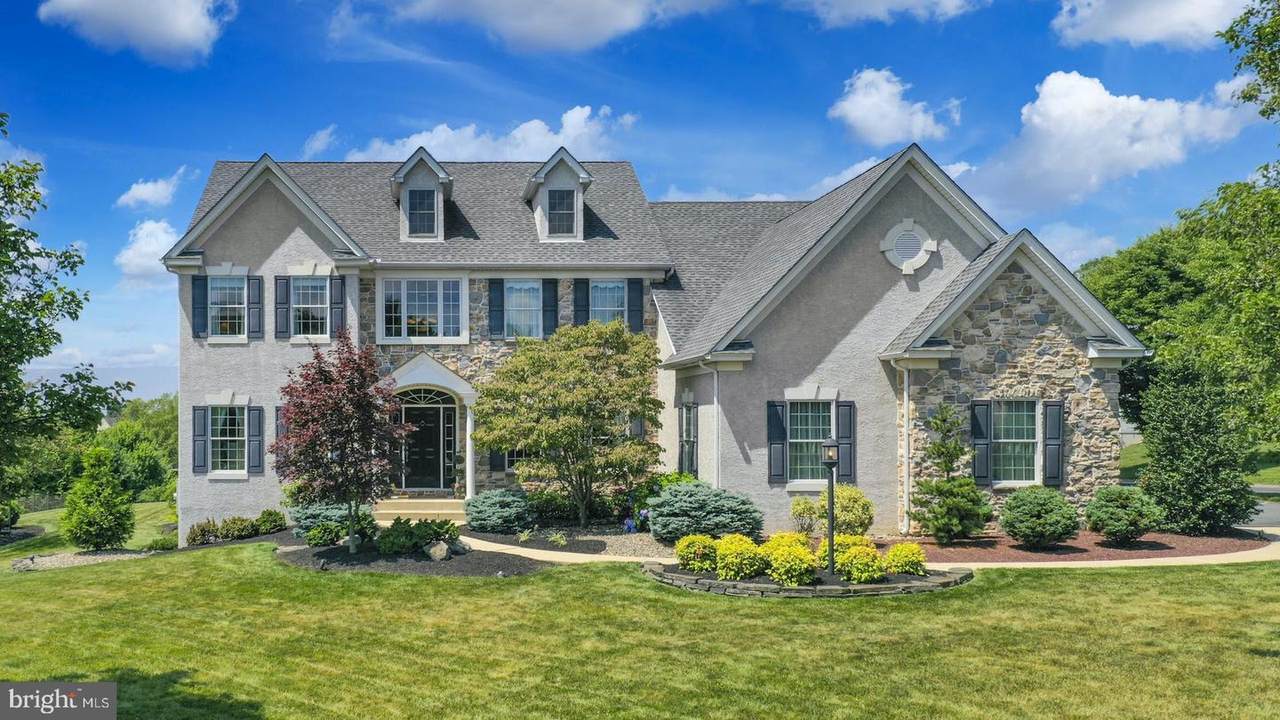 6530 Forest Knoll Court - Photo 1