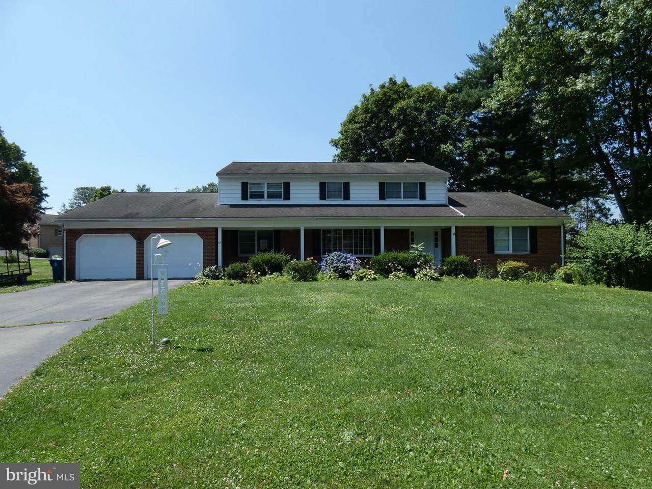 68 Country Court - Photo 1