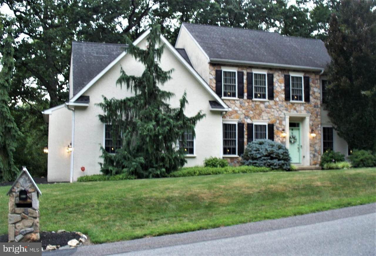 2115 Kings Way - Photo 1