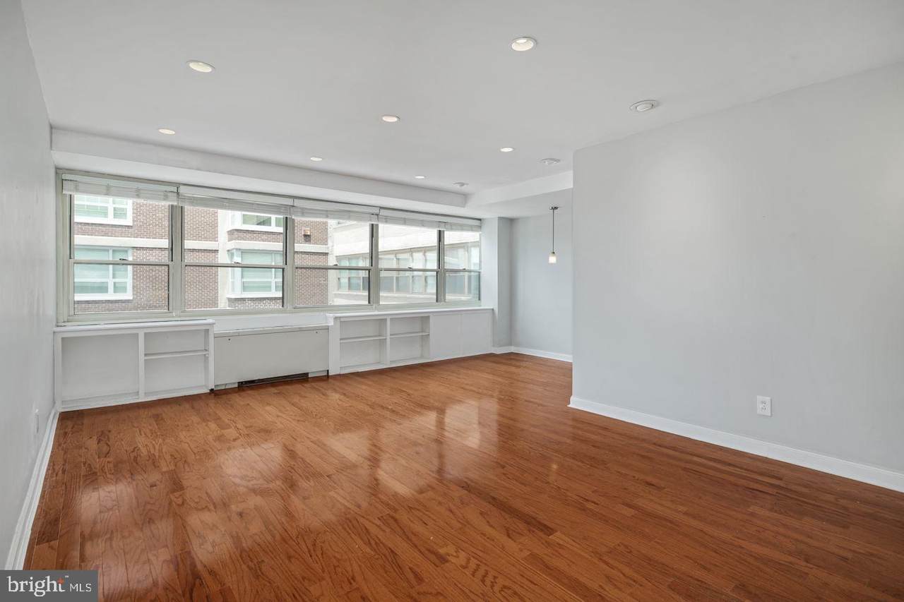 1810 Rittenhouse Square - Photo 1