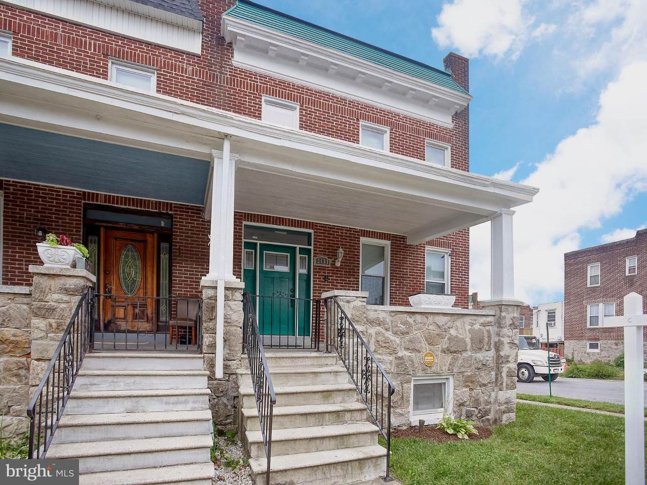 2101 Whittier Avenue - Photo 1