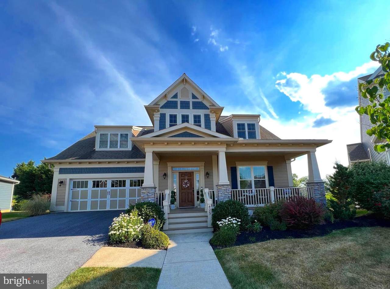 425 Ashton Circle - Photo 1