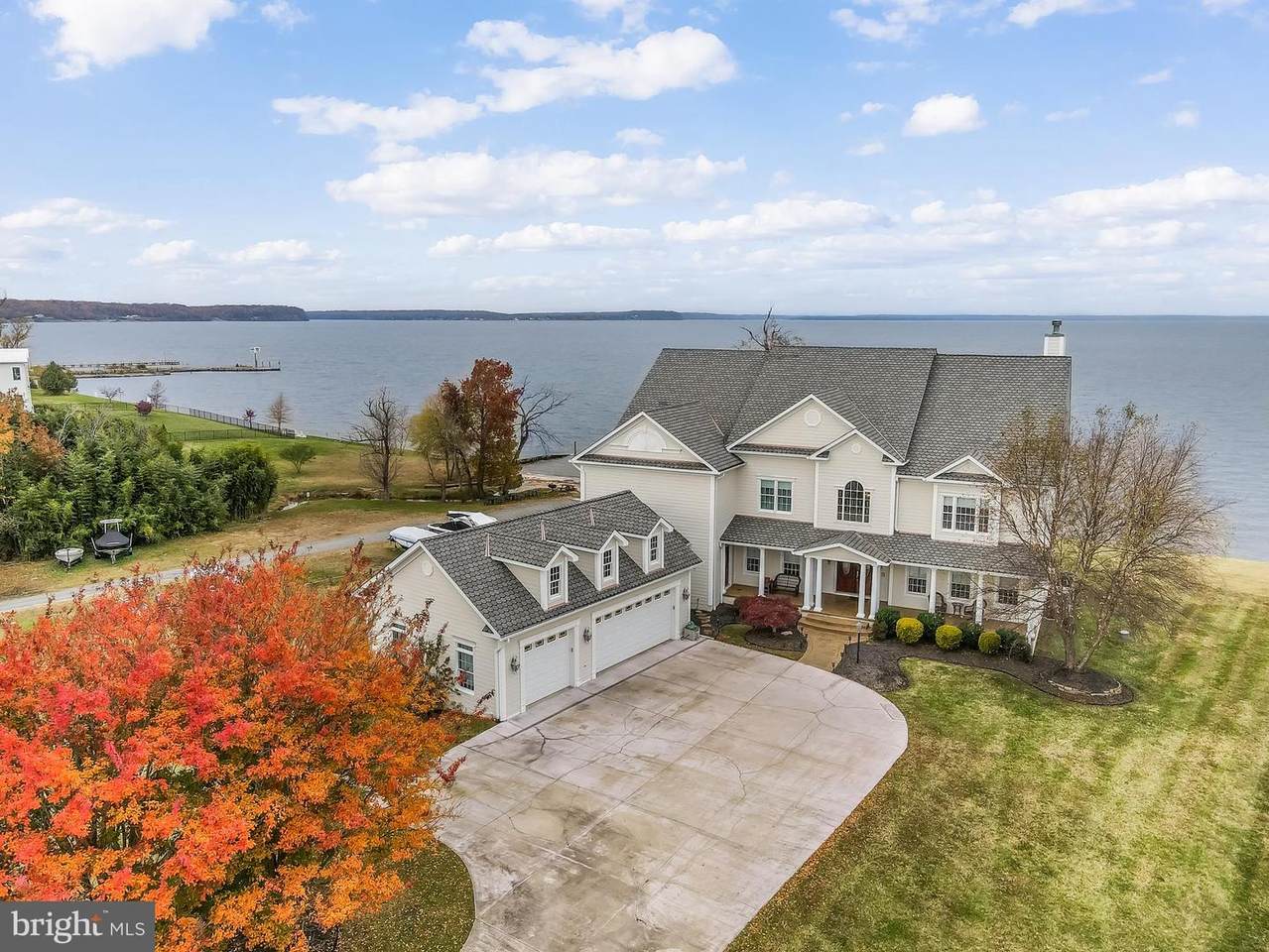 6082 Potomac Landing Drive - Photo 1