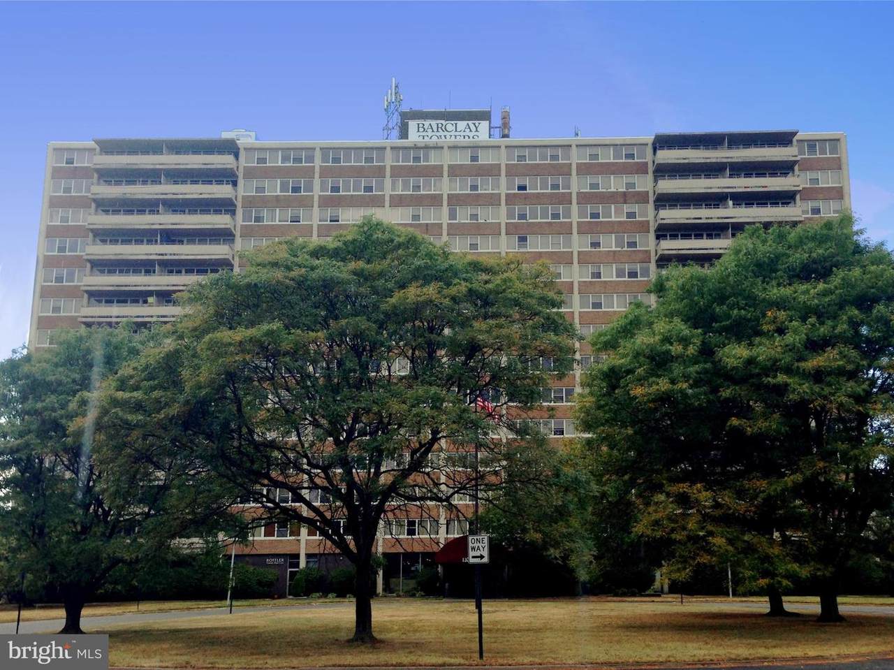 307 Barclay Towers - Photo 1