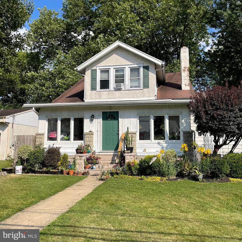 233 Cottage Avenue - Photo 1