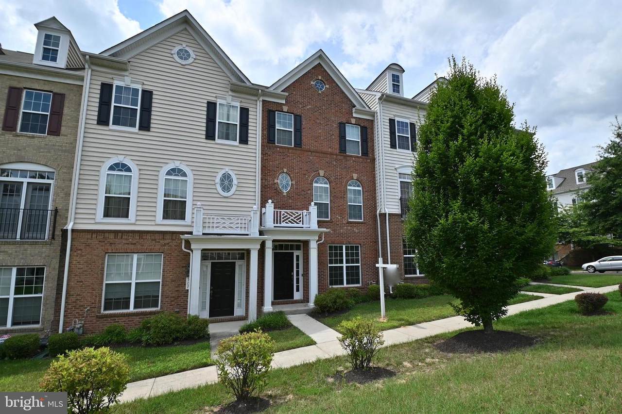 505 Jurgensen Pl - Photo 1