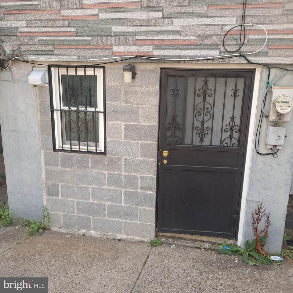 591 Carver Street - Photo 1