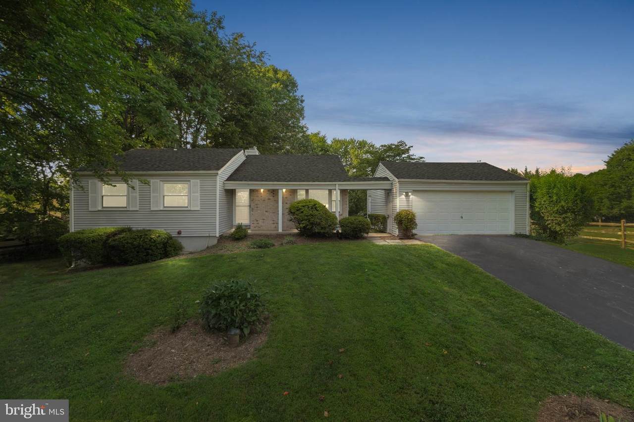 2984 Summit Drive - Photo 1