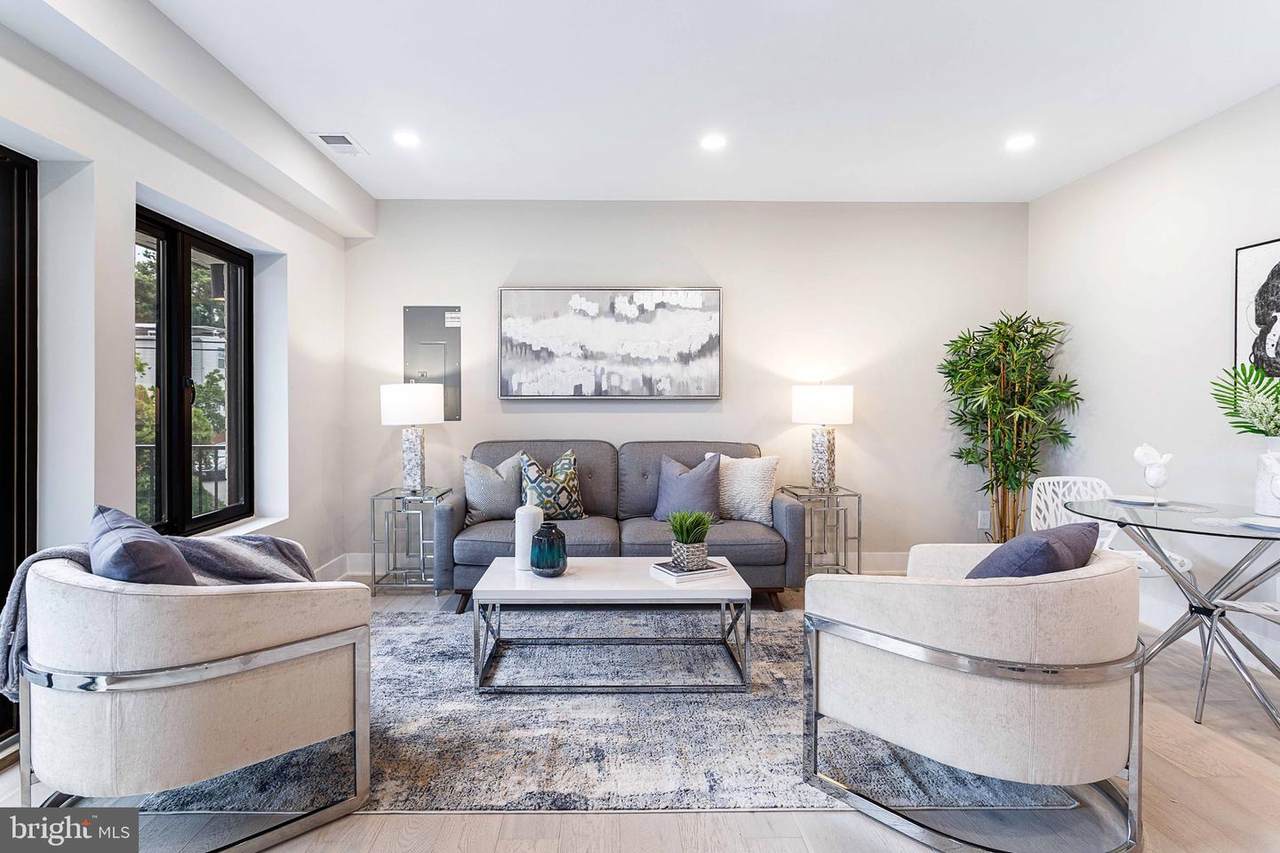 1121 Penn Street - Photo 1