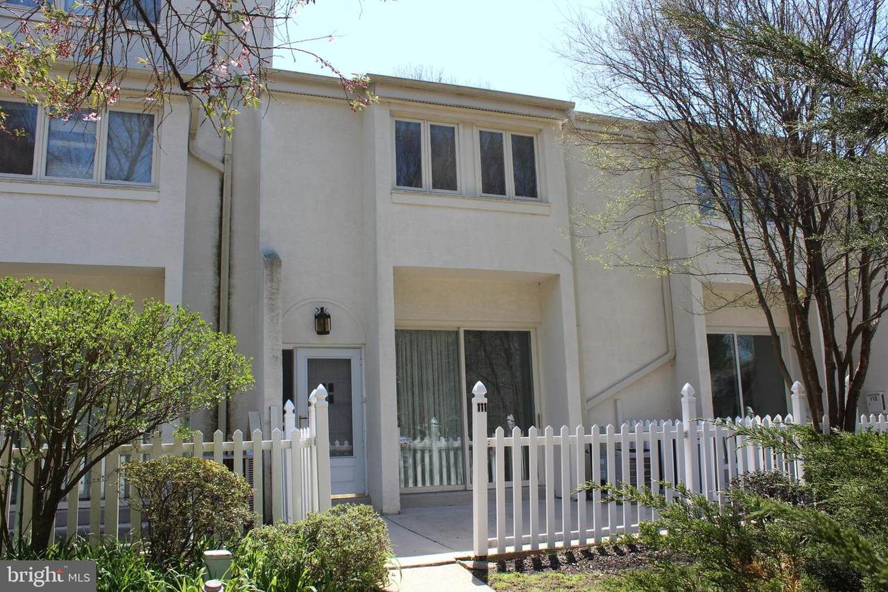 111 Montrose Avenue - Photo 1