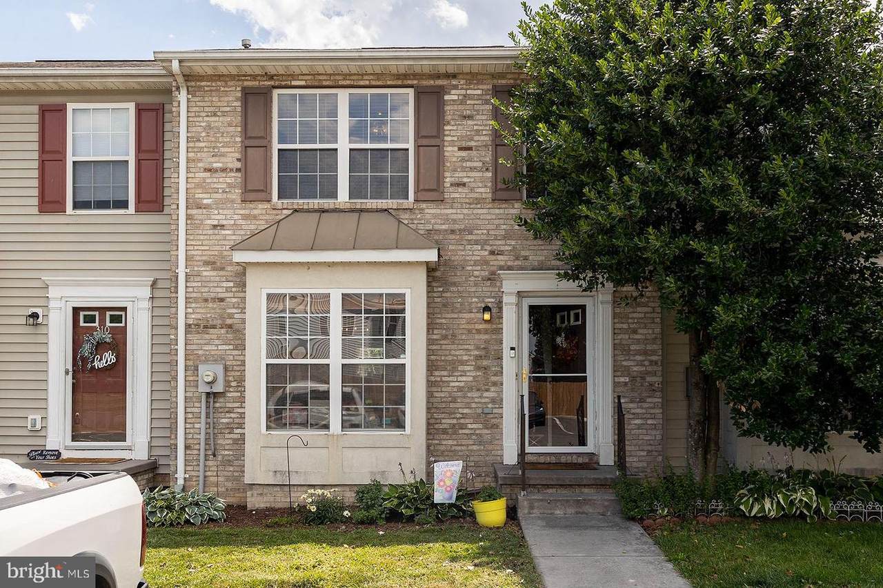 308 Chatham Square - Photo 1