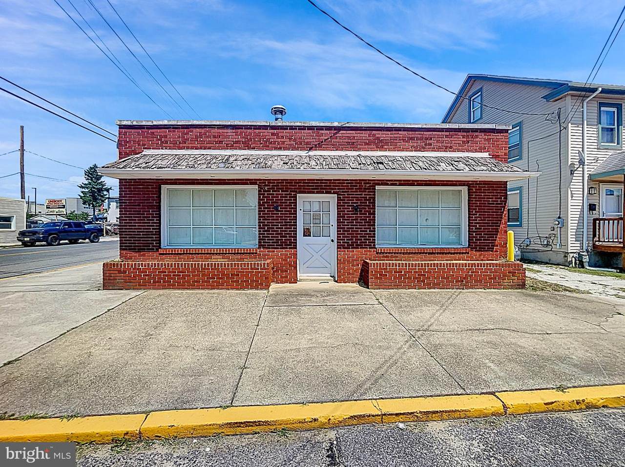 427 Buck Street - Photo 1