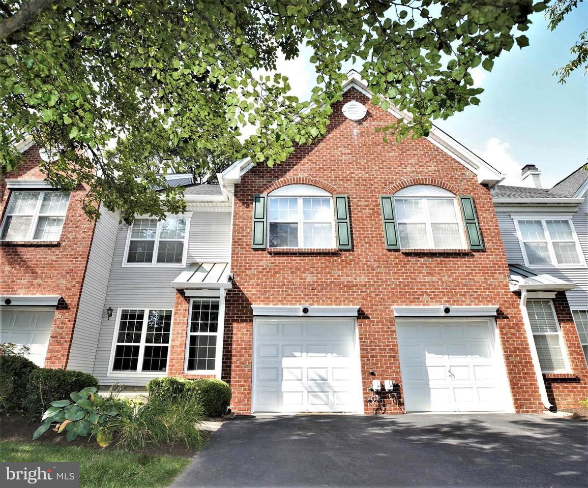 11 Hopkins Court - Photo 1